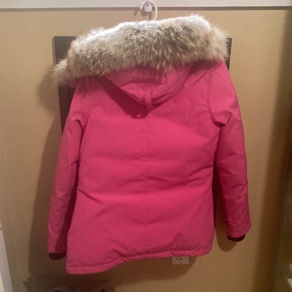 Women’s medium summit pink Montebello Parka - in excellent condition asking $750 - Picture 6 of 8
